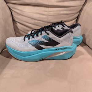 New Balance Athletic Shoes - Light Gray and Aqua